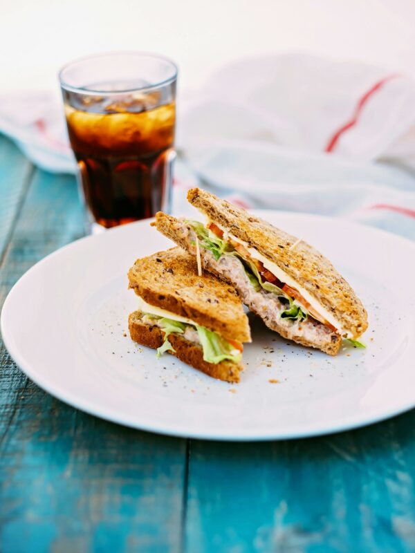 Sandwich thon piquant